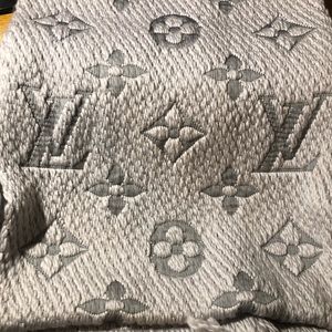 Louis Vuitton Logomania Scarf